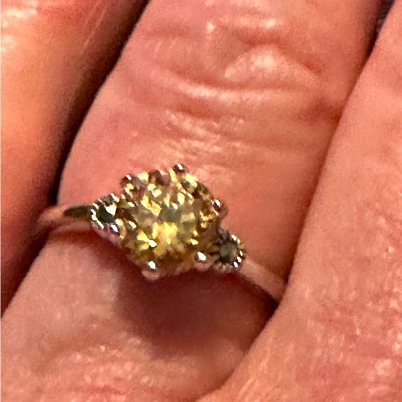 Beautiful Mandarin Garnet Solid Sterling Silver Ring - Picture 3 of 13